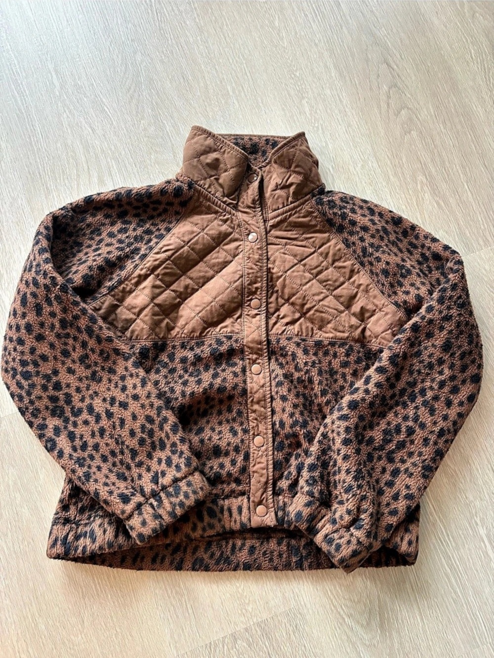 Abercrombie & Fitch Leopard Print Sherpa & Quilted Snap Fleece Jacket Animal siz